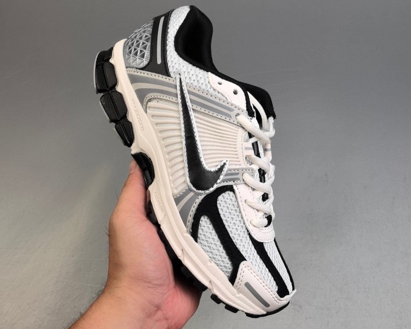 Nike Vomero Black & White